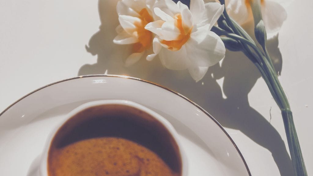 Arquétipo inocente xícara de café